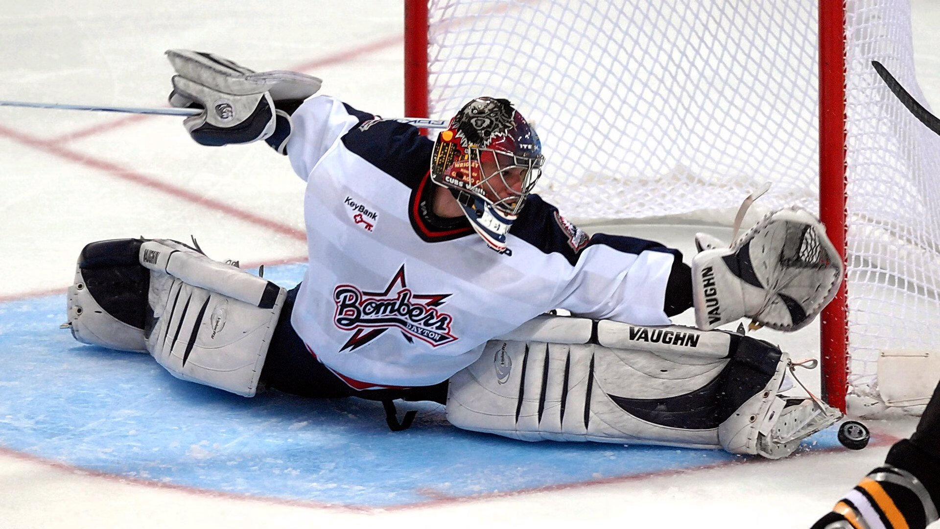 开云官方-逆境中的英雄：WRC车手应对极端天气的精彩瞬间